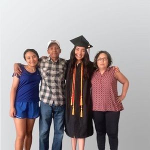 Meet your Posher, Esperanza